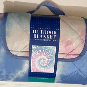 Cozy Outdoor Tie-Dye Blanket